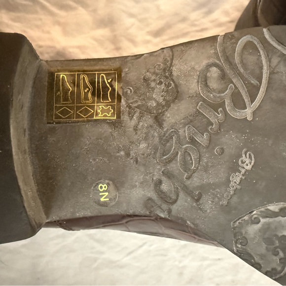 Brighton NWOT brown alligator design shoes - Picture 9 of 9